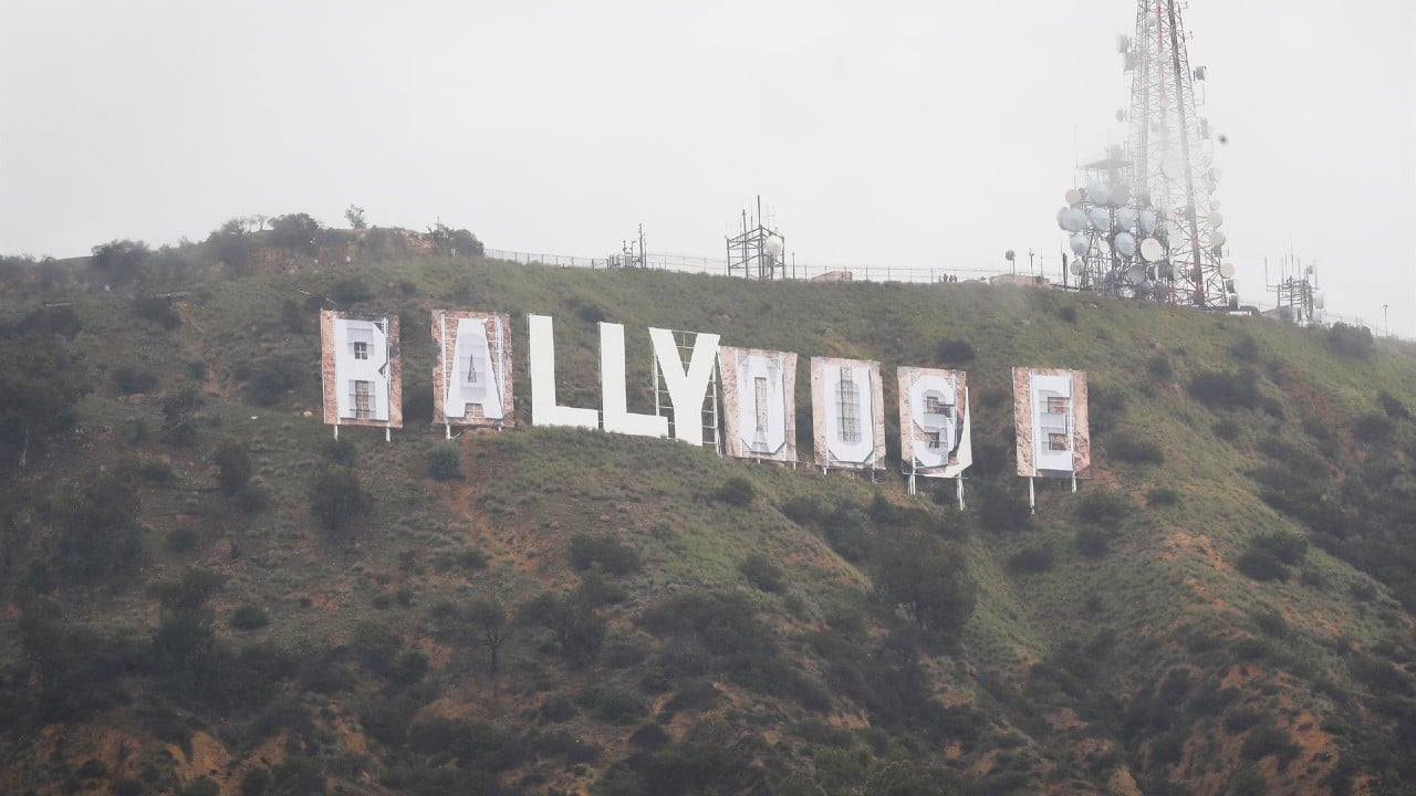 Modifican letrero de Hollywood en homenaje a Los Ángeles Rams