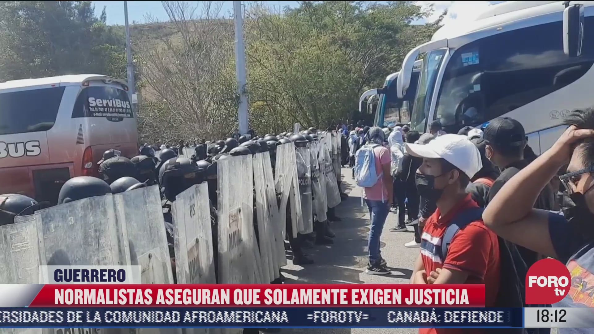 normalistas afirman que solo exigen justicia por los 43 estudiantes de ayotzinapa