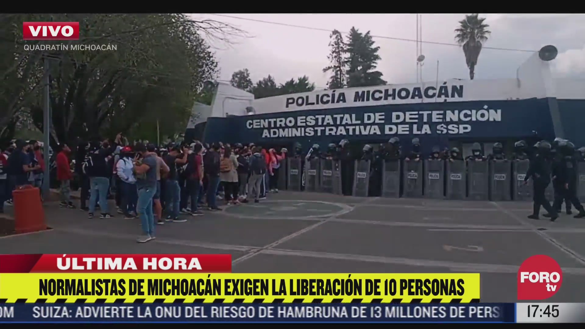 normalistas en michoacan exigen la liberacion de 10 personas