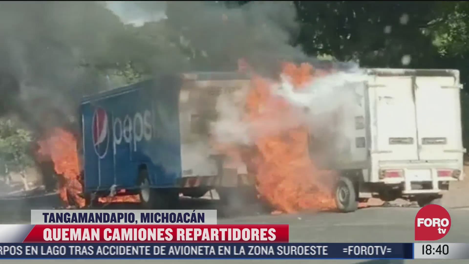 normalistas y cnte queman camiones de paqueteria en tarecuato michoacan