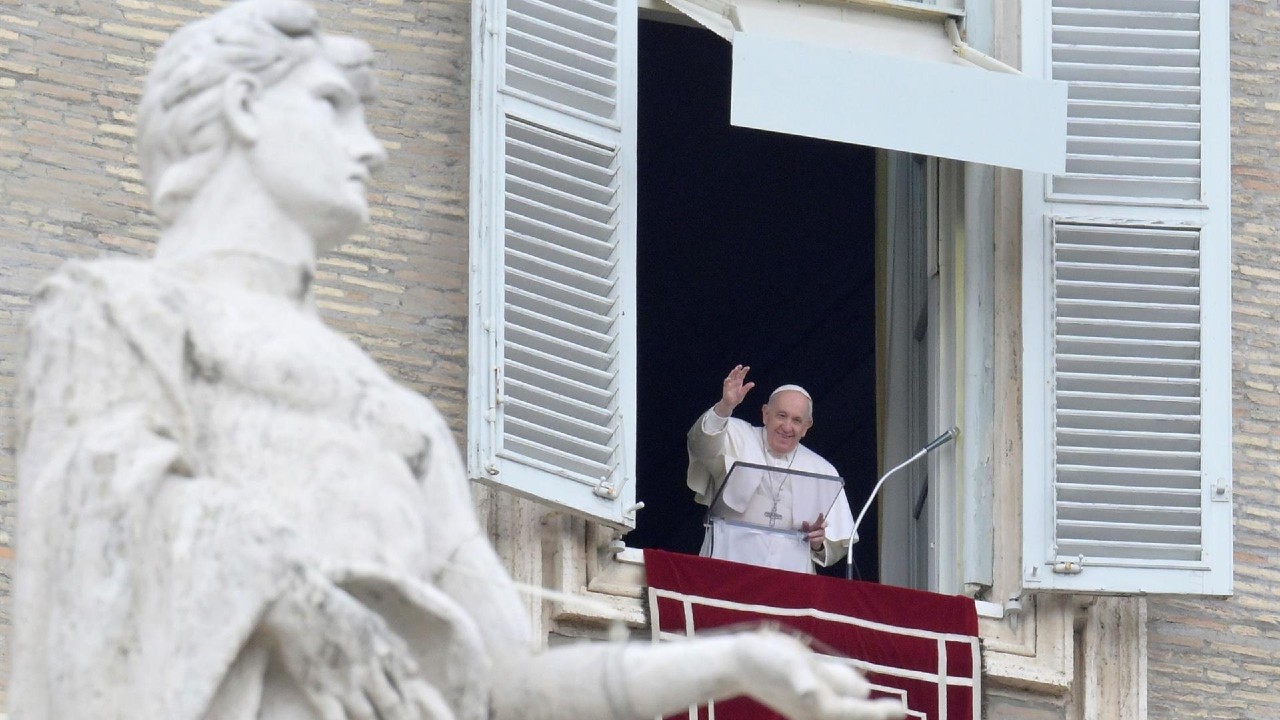 Papa Francisco reconoce al 'heroico personal médico en la pandemia y todos los días'