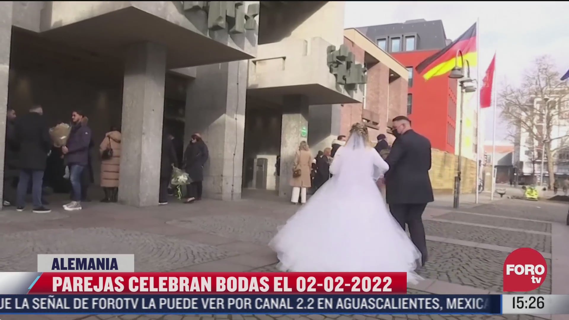 parejas se casan tras posponer ceremonia por covid 19 en alemania