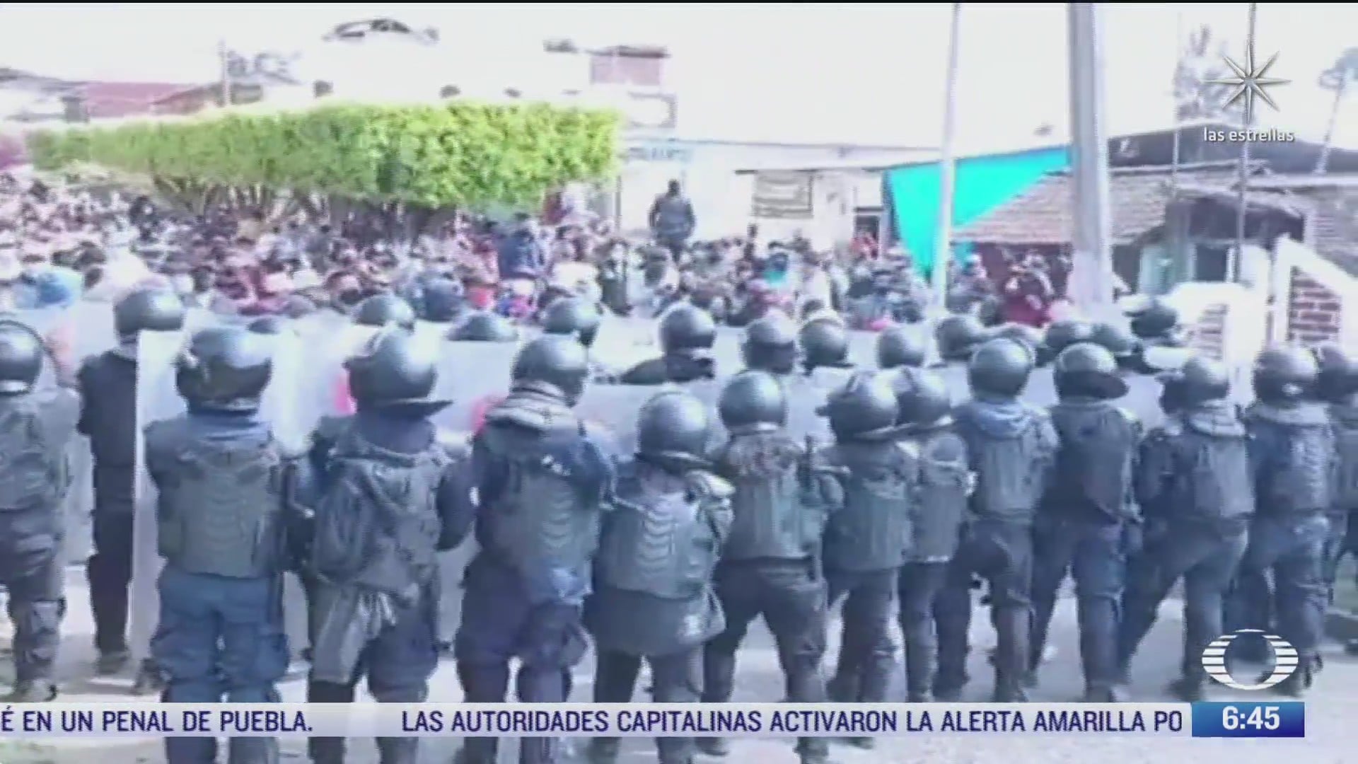 se registra enfrentamiento entre cnte y policias en uruapan michoacan