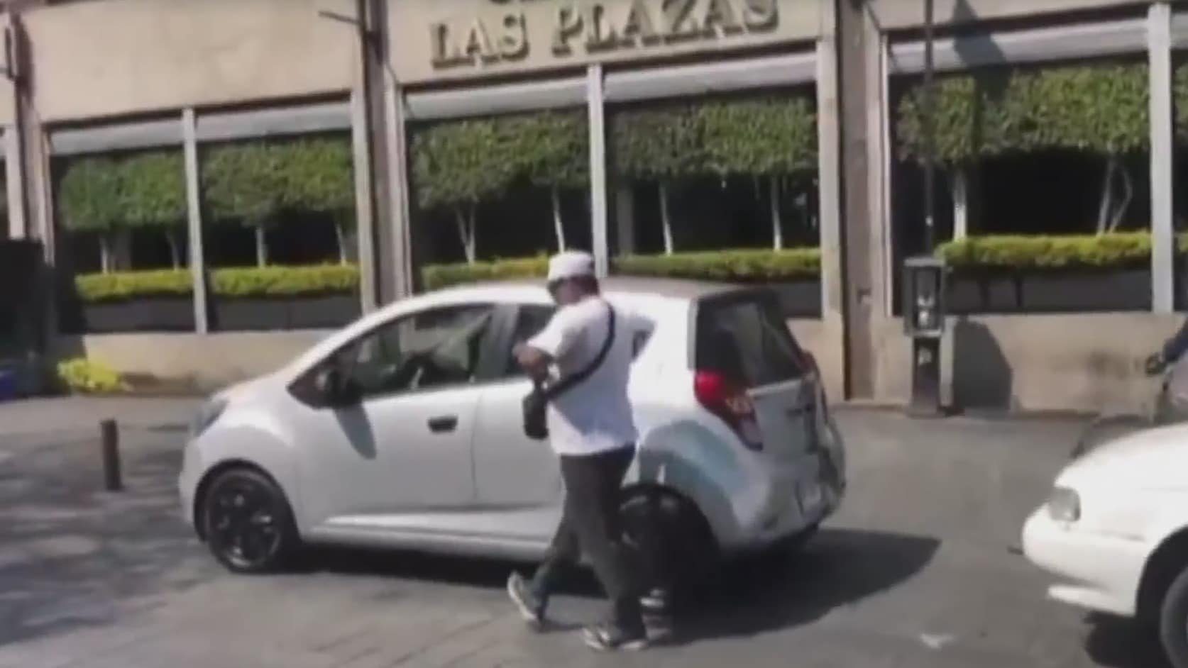 taxista ataca a navajazos a conductor de auto particular en cuernavaca