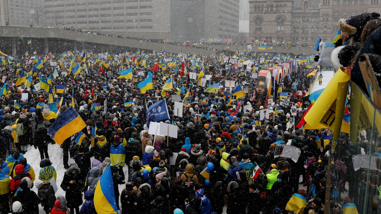 Miles se manifiestan en todo el mundo contra invasión de Rusia en Ucrania