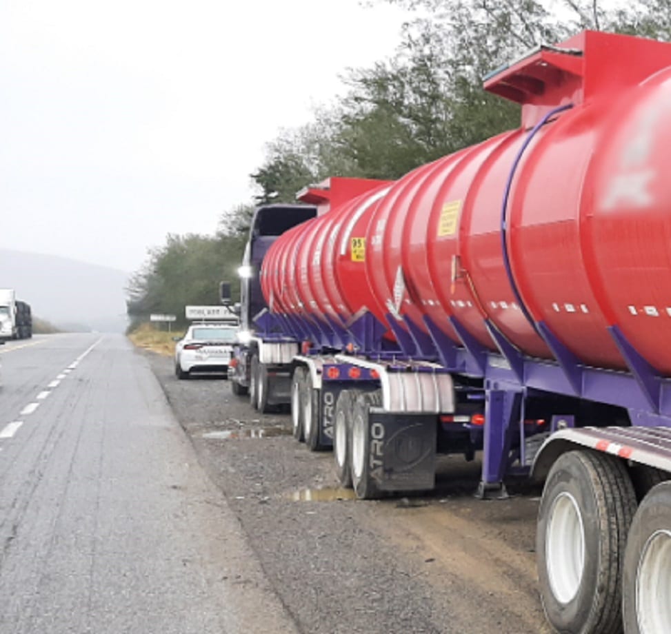 GN recupera seis tráileres con 330 mil litros de combustible