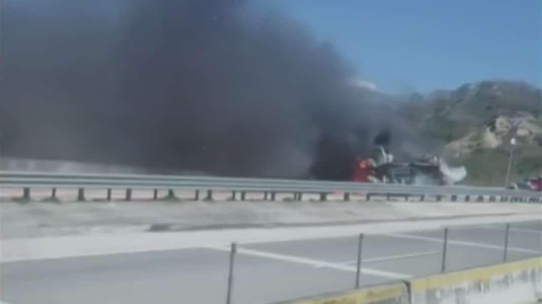 trailer se incendia en la carretera chilpancingo acapulco