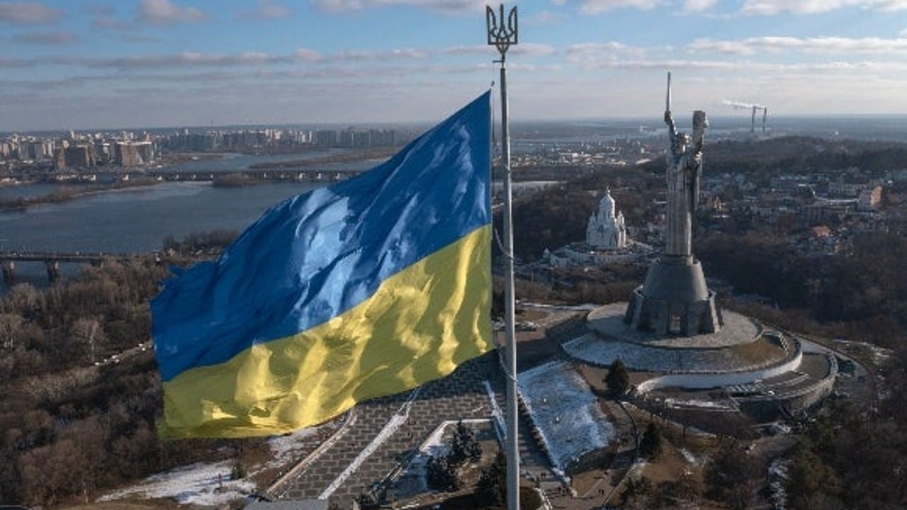 Ucrania reporta ciberataque a páginas web del Ministerio de Defensa, bancos y del ejército