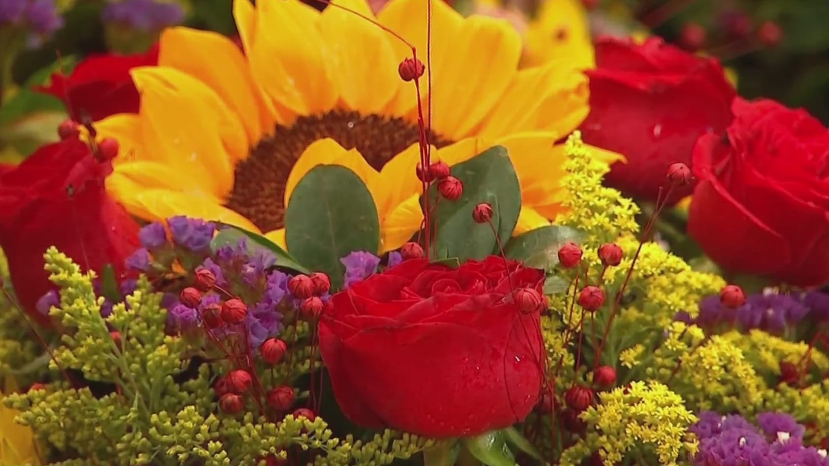 vendedores de flores y peluches animados por ventas del 14 de febrero