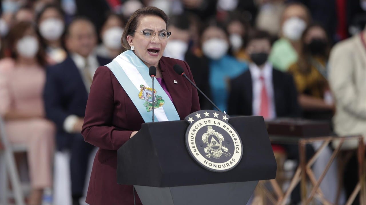 Presidenta de Honduras da positivo a covid-19; presenta síntomas leves