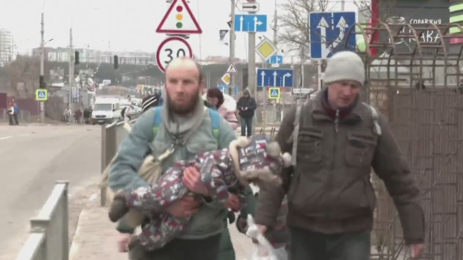 1 8 millones de ucranianos han huido de su pais por la invasion rusa