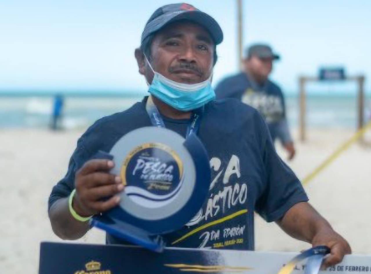 Corona organiza Campeonato de Pesca de Plástico en Yucatán