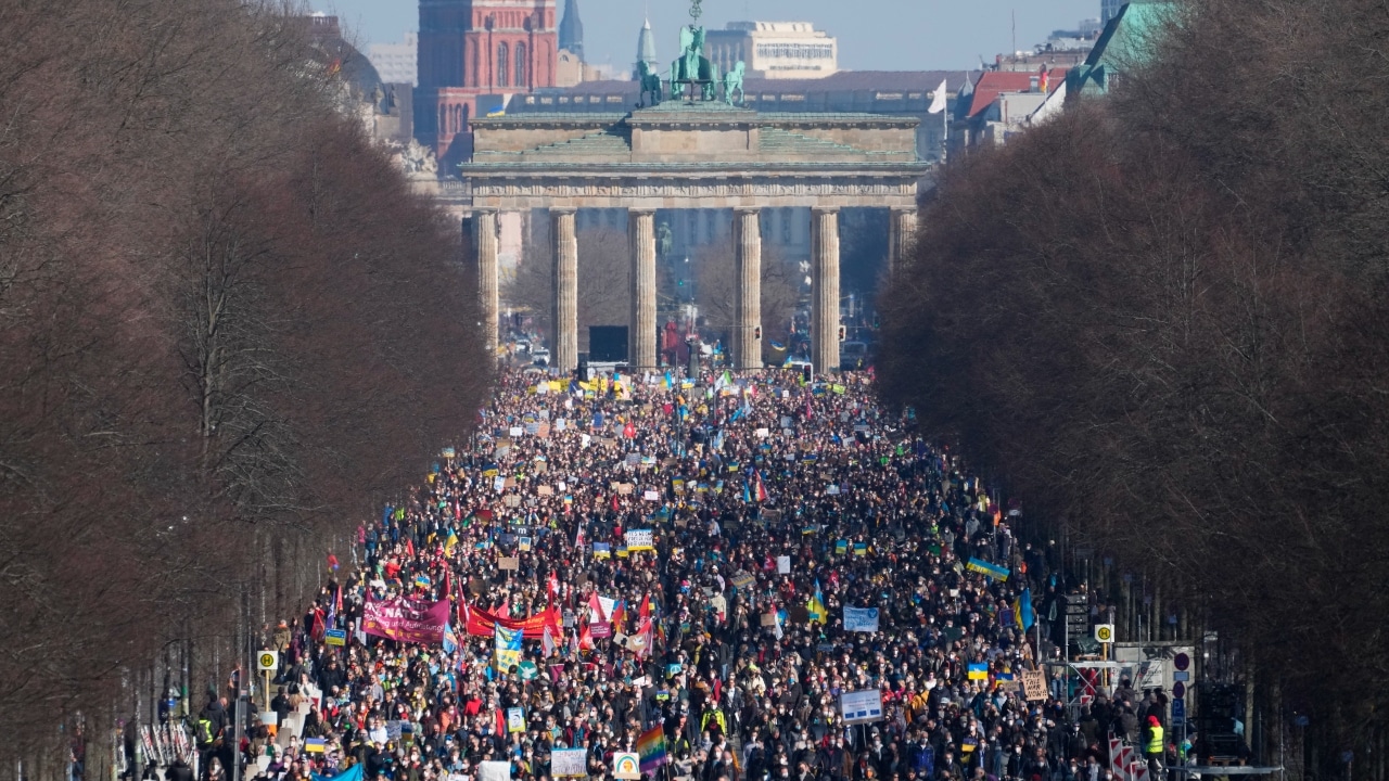 Decenas de miles de personas se manifestaron en Alemania contra la invasión rusa de Ucrania