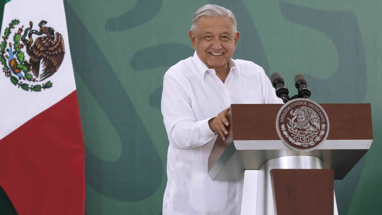 Fotografía del presidente Andrés Manuel López Obrador en su conferencia mañanera desde el estado de Veracruz. Fuente: Cuartoscuro