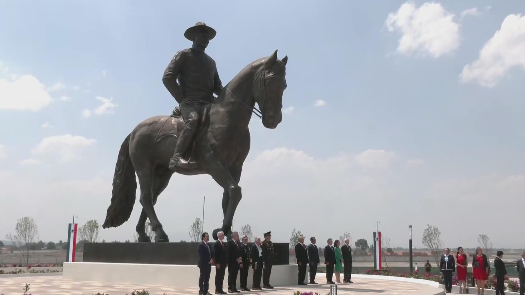 amlo inaugura estatua del general felipe angeles