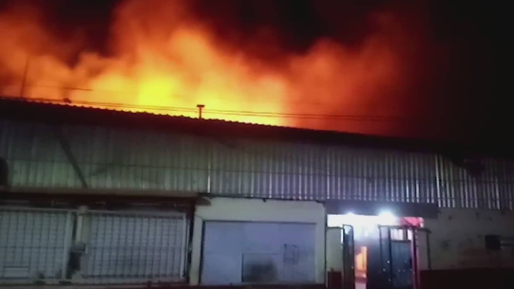 autoridades investigan las causas de incendio en central de abastos en comitan chiapas