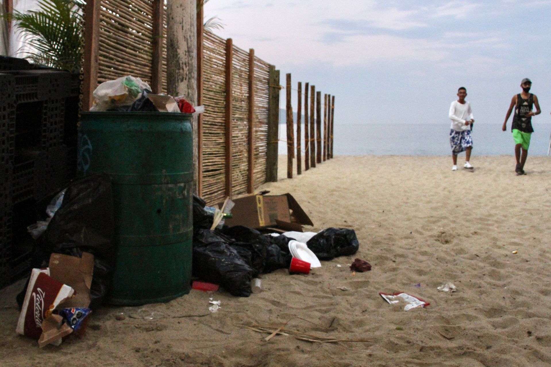 Multarán a quien tiren basura en la vía pública de Acapulco