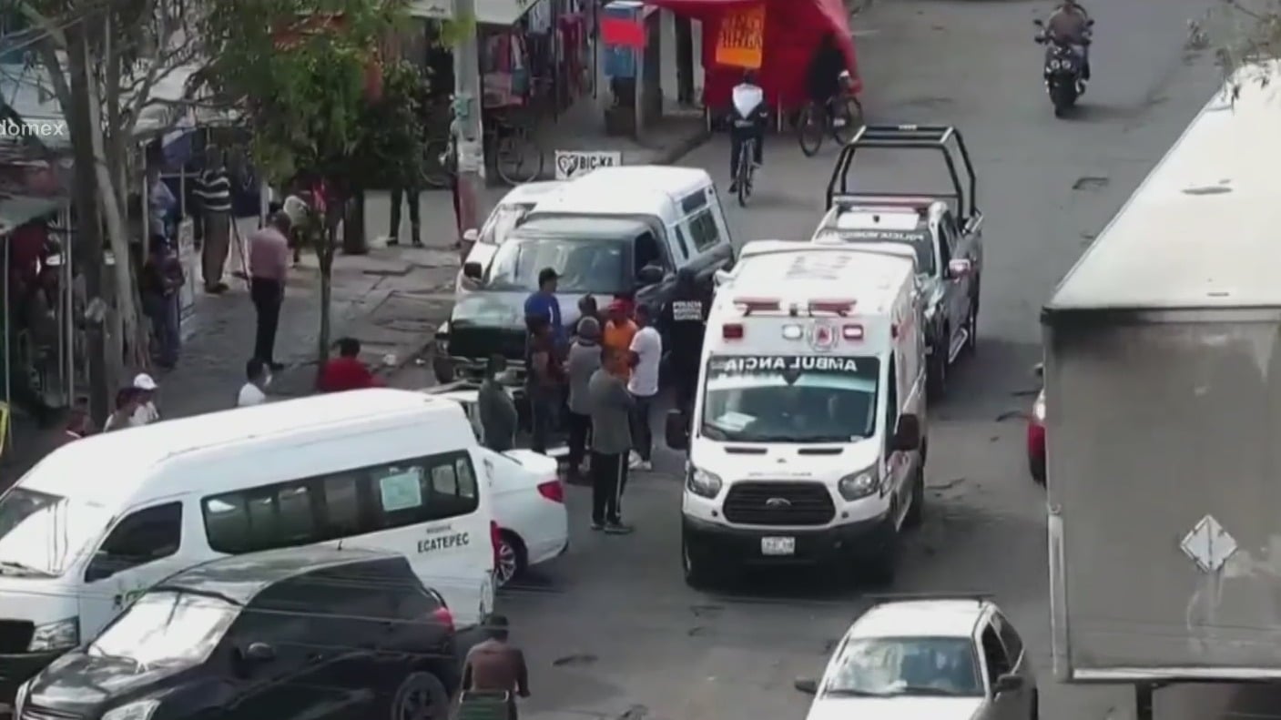 camioneta embiste a dos peatones en ecatepec edomex