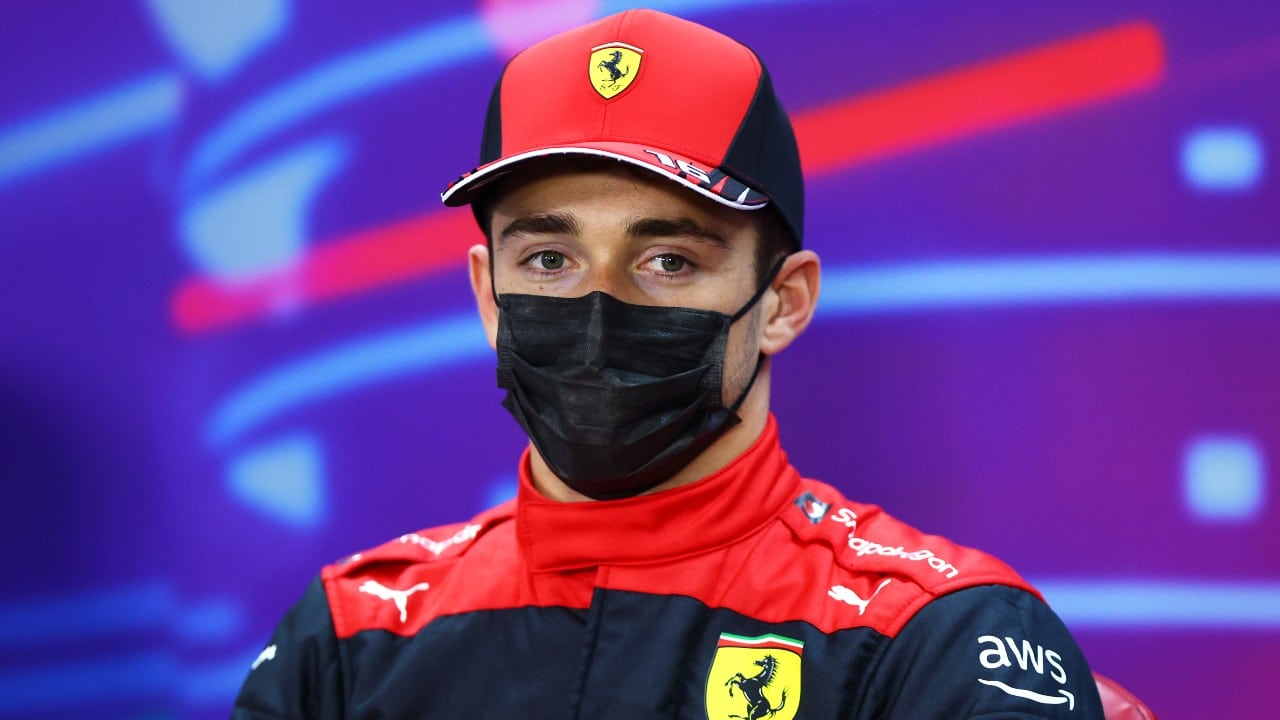 Leclerc consigue la pole para el Gran Premio de Baréin; Checo queda en cuarto