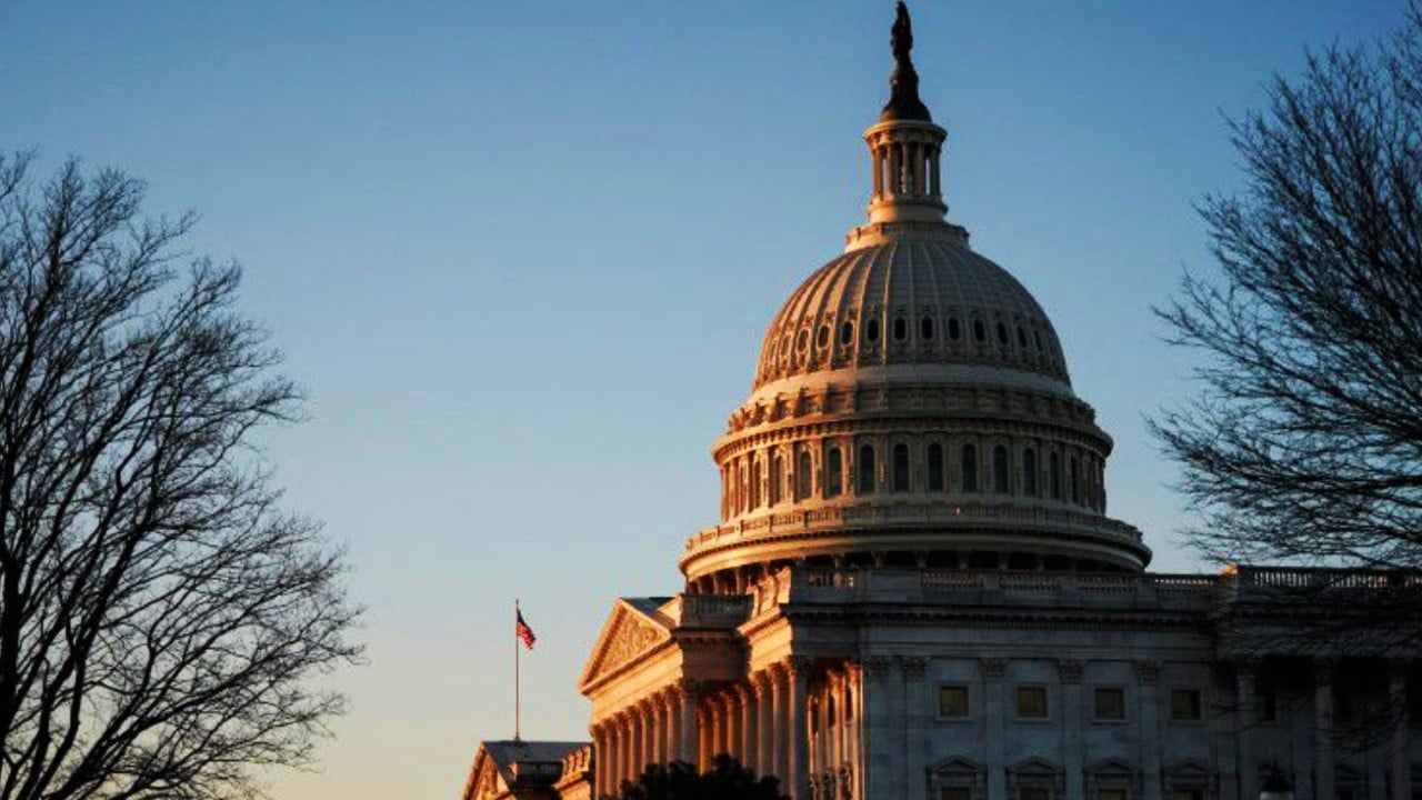 Cámara de Representantes de EEUU acuerda paquete de ayuda de casi 14 mil millones de dólares para Ucrania