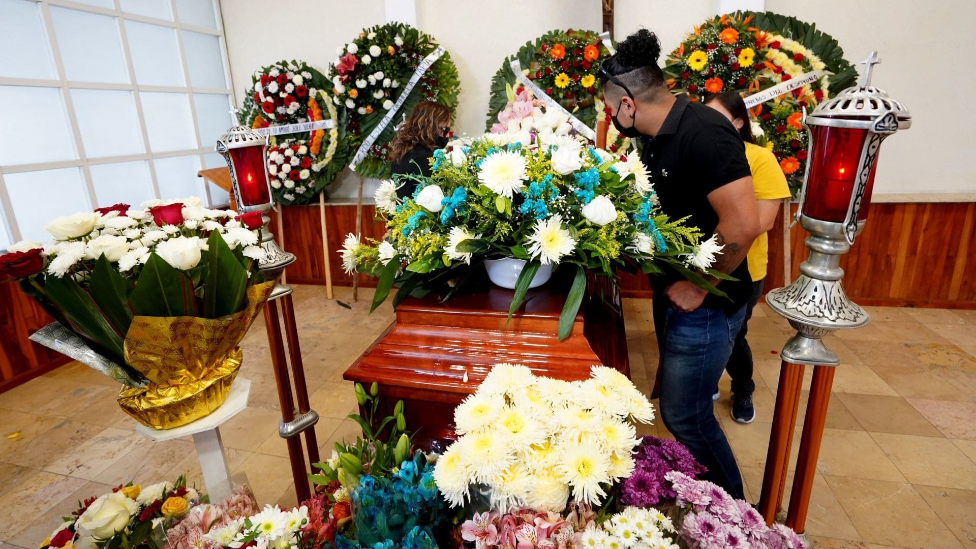 dan ultimo adios a armando linares periodista asesinado en michoacan