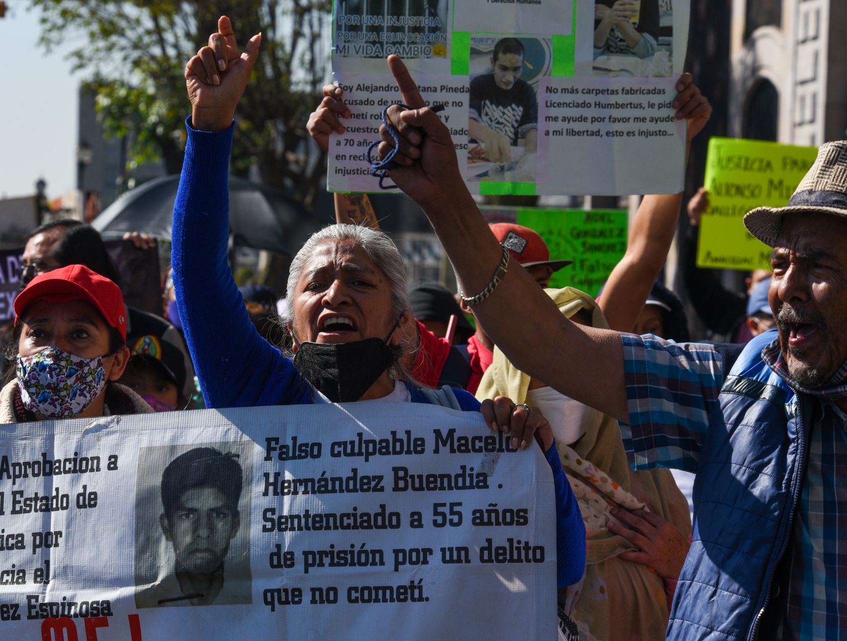 Integrantes de Presunción de Inocencia y Derechos Humanos y el Frente Mexiquense en Defensa para una Vivienda Digna y Decorosa se manifestaron en el TSJEM (Cuartoscuro)