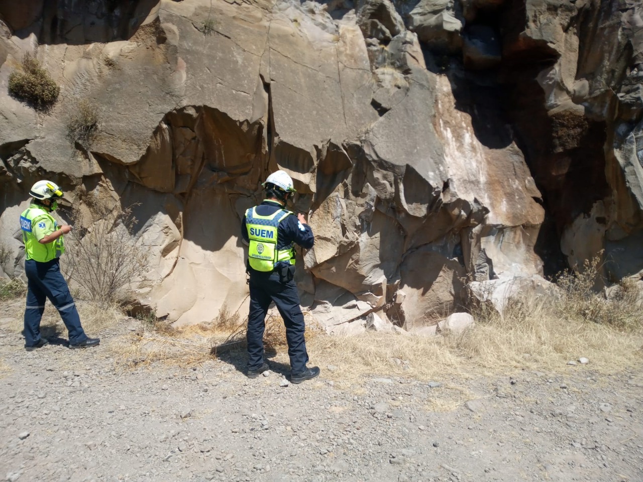 Derrumbe en mina de piedra, en Toluca, deja 4 lesionados