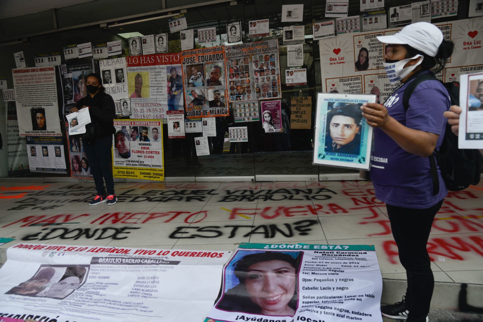 Familias y colectivos de búsqueda de personas desaparecidas protestaron al exterior de la Fiscalía General de Justicia de la Ciudad de México (FGJCDMX), 15 de marzo de 2022 (Cuartoscuro)