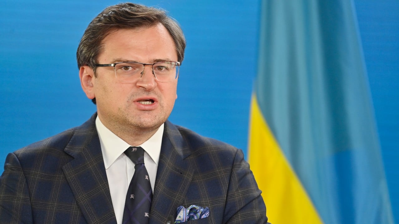 ‘Recibiremos armas de nuestros amigos para derrotar al agresor ruso y expulsarlo de nuestro país’, afirma ministro de Ucrania