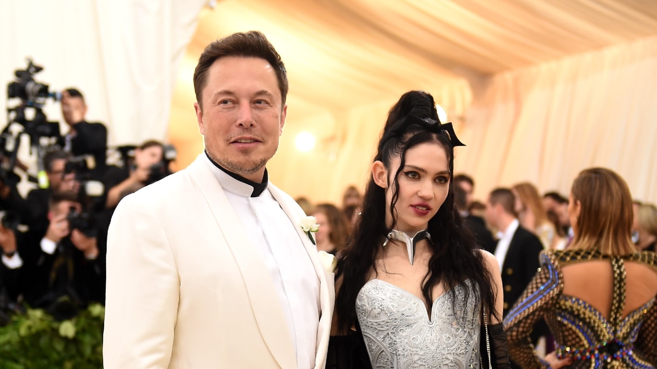 Elon Musk y Grimes tienen una bebé en secreto de nombre Exa Dark Sideræl