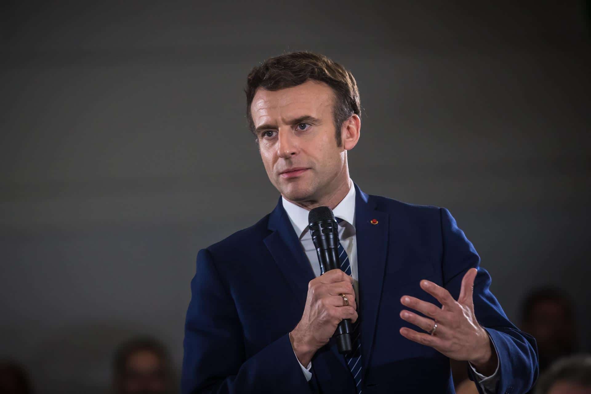 Macron descarta pronta solución a la guerra contra Ucrania