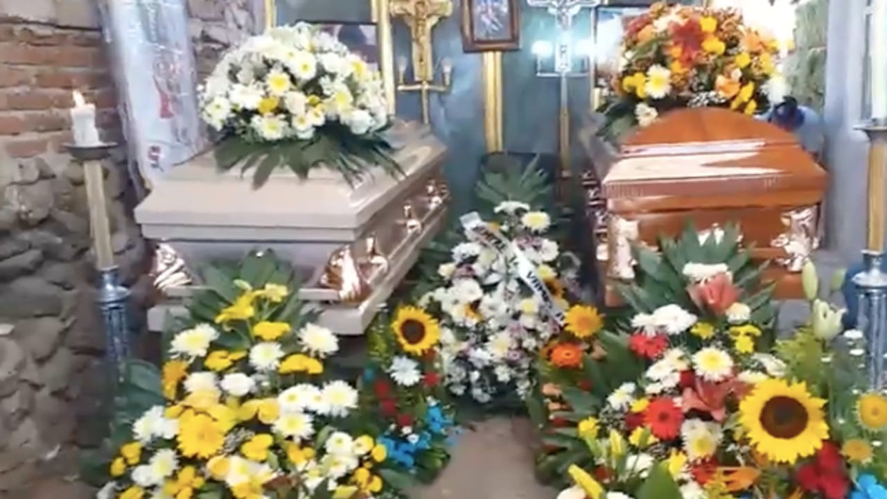 Familiares de 'Los Chuparrecio' velan sus restos tras ser asesinados en Celaya; exigen justicia.