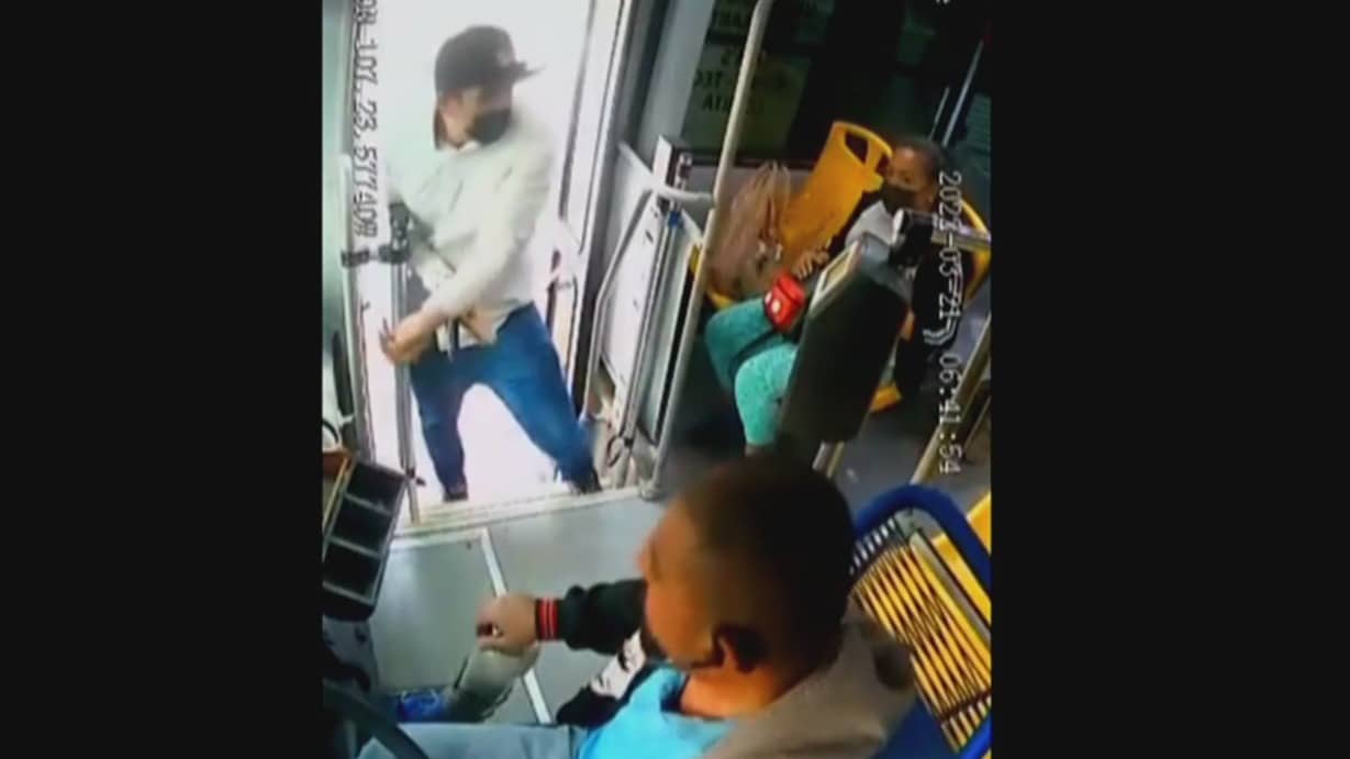 hombre sube a unidad de transporte publico y asalta a chofer en culiacan