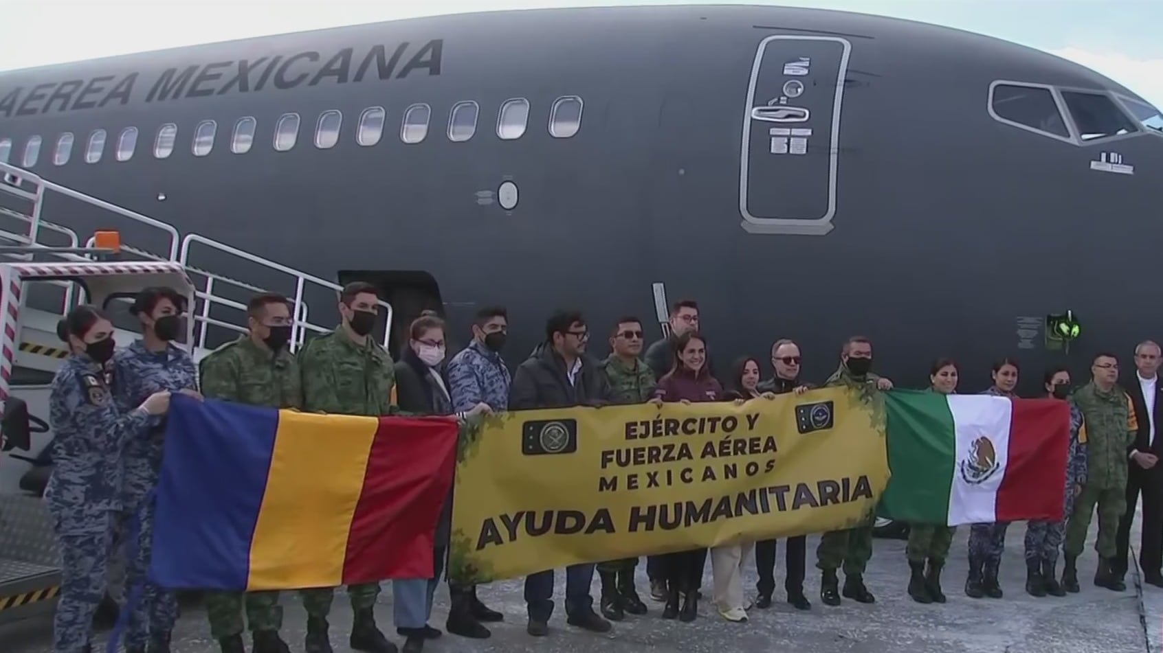 llega segundo vuelo de la fuerza aerea mexicana a rumania