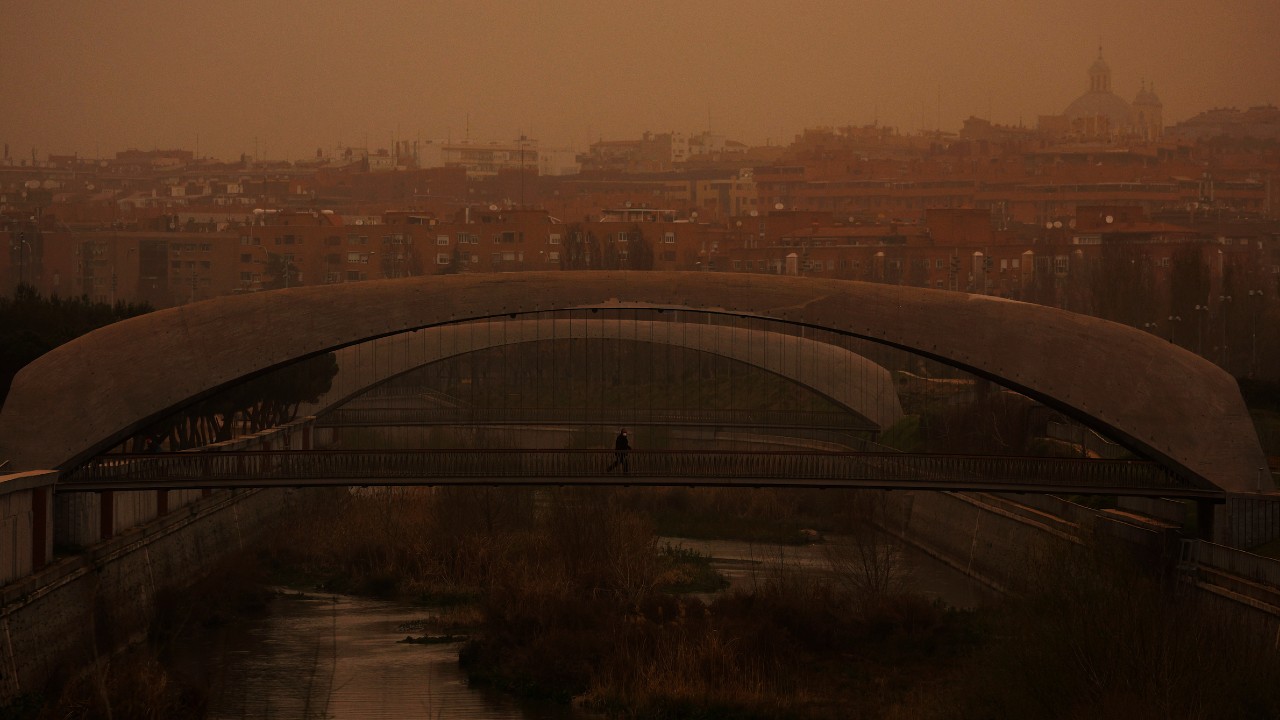 Nube de polvo del Sáhara cubre de naranja gran parte de España