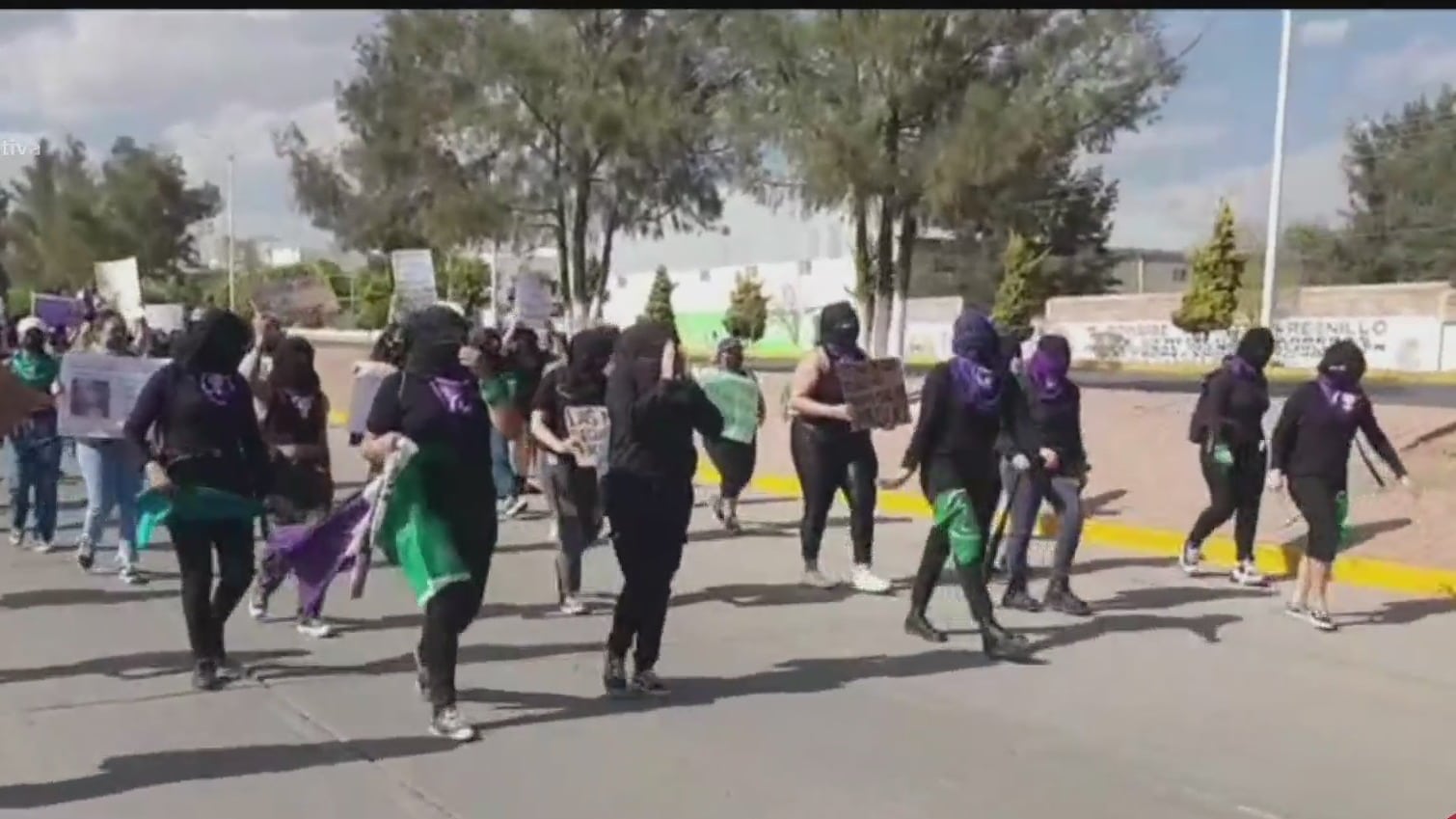 marchan en zacatecas para conmemorar el dia de la mujer