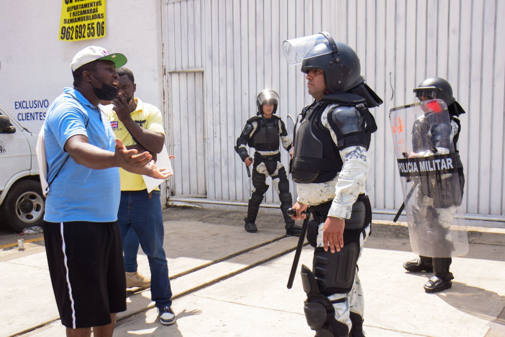 Migrantes africanos se enfrentan a la Guardia Nacional en Chiapas