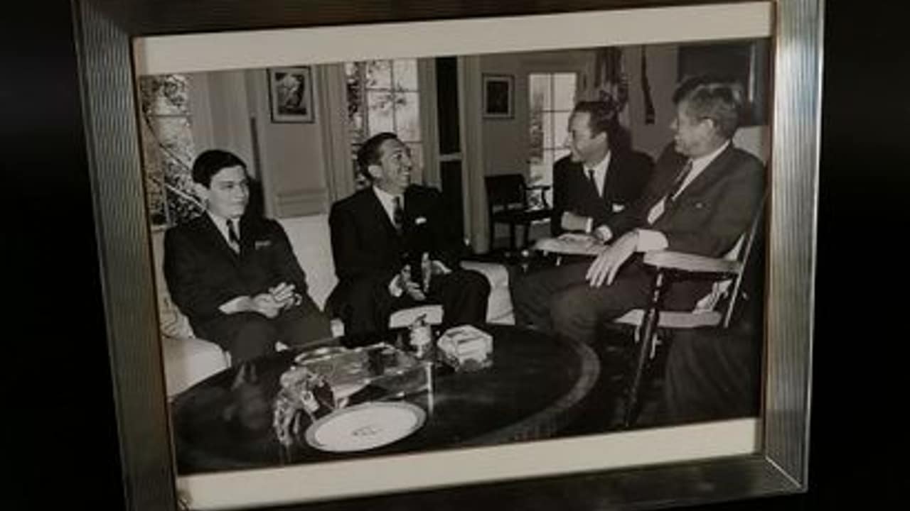 Fotografía del expresidente Migeul de la Madrid con el mandatario estadounidense JF Kennedy.