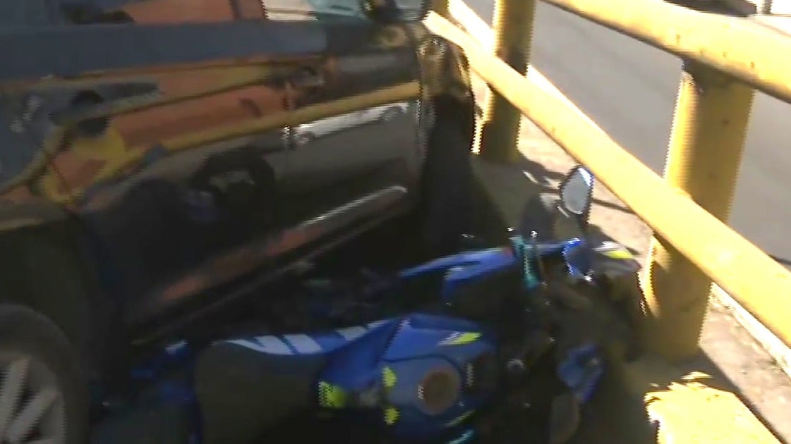 motociclistas resultan lesionados durante choque multiple en puente de san juan de aragon