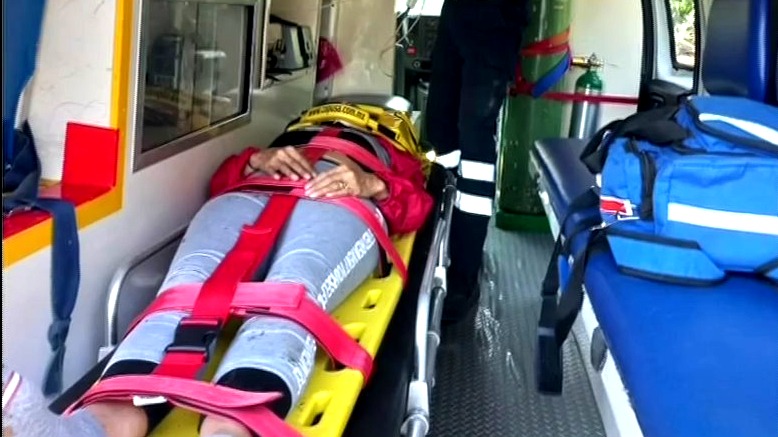 mujer resulta herida de gravedad tras desplome de parapente en veracruz