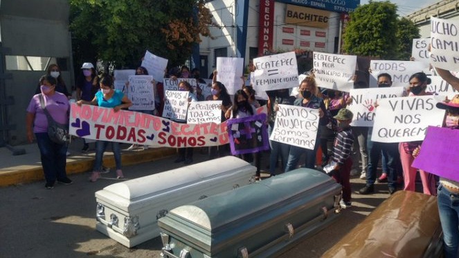 mujeres de mexico exigen en su dia fin a la violencia de genero