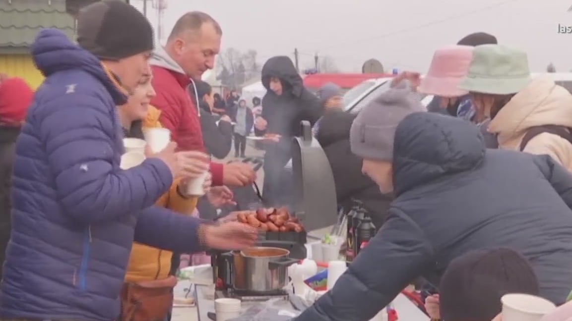 ninos ucranianos llegan solos a pedir refugio en siret rumania