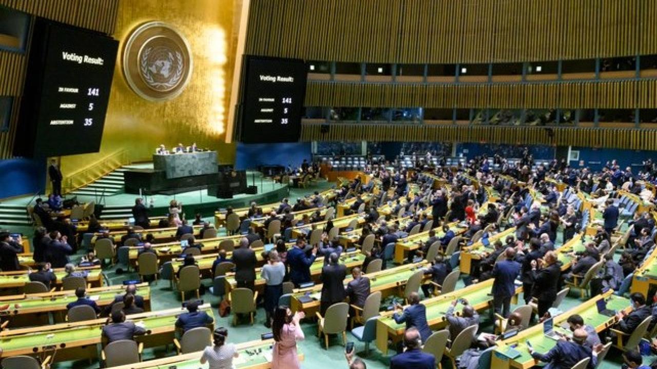 Miembros de la Asamblea General de la ONU instan a Moscú a retirarse de Ucrania