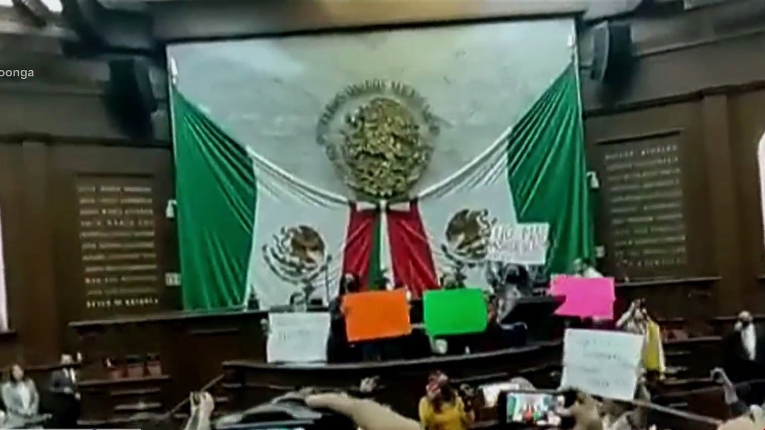 periodistas protestan por el asesinato de armando linares en el congreso de michoacan