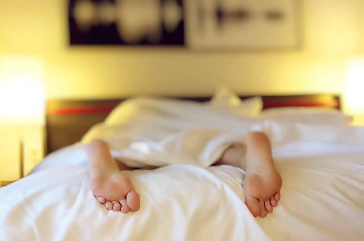 Sexomnia: hombre dormido intentó tener sexo con su pareja