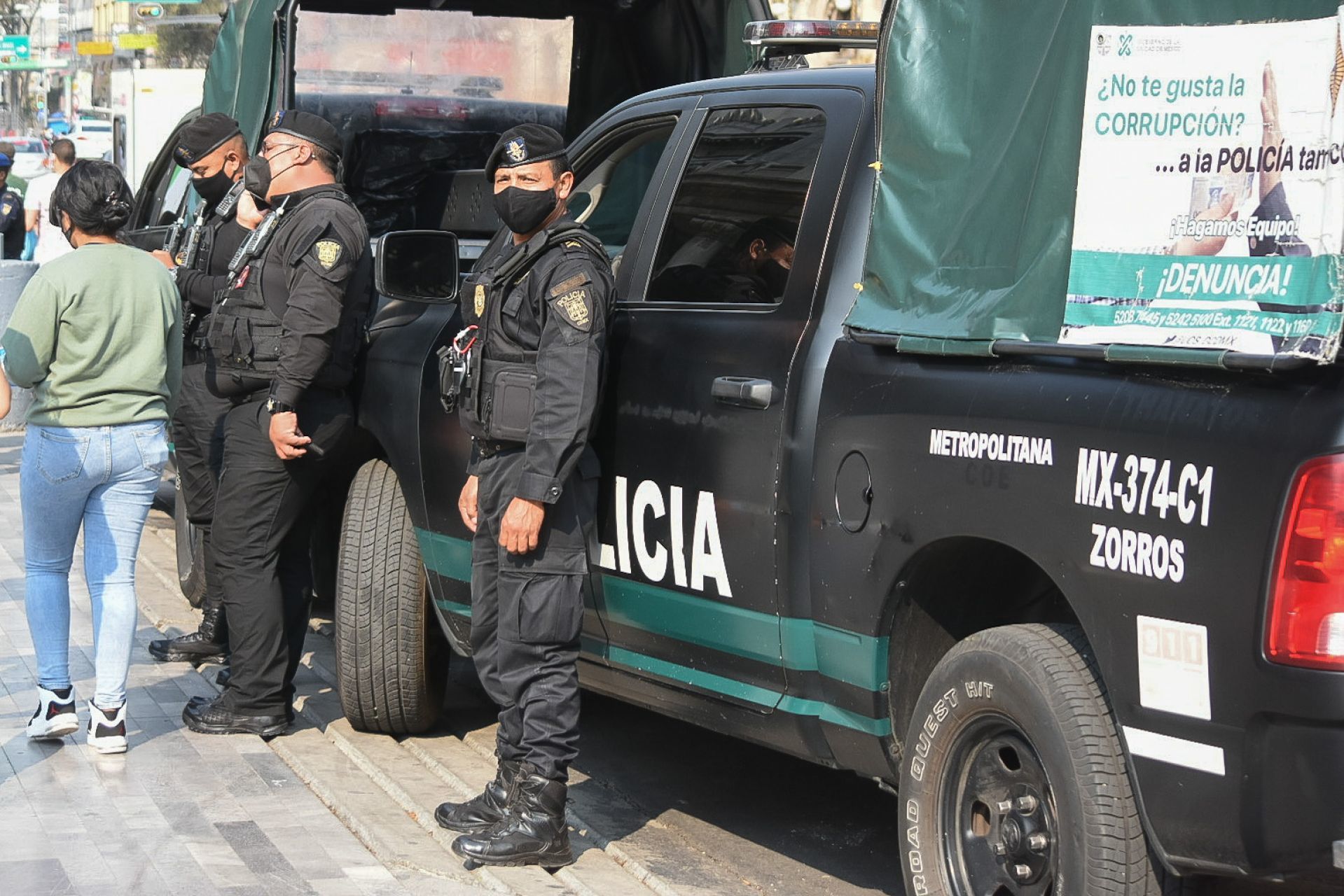 Policías capitalinos se movilizaron debido a una supuesta amenaza de bomba