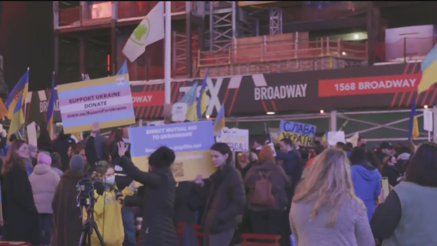 realizan protesta en nueva york contra invasion a ucrania