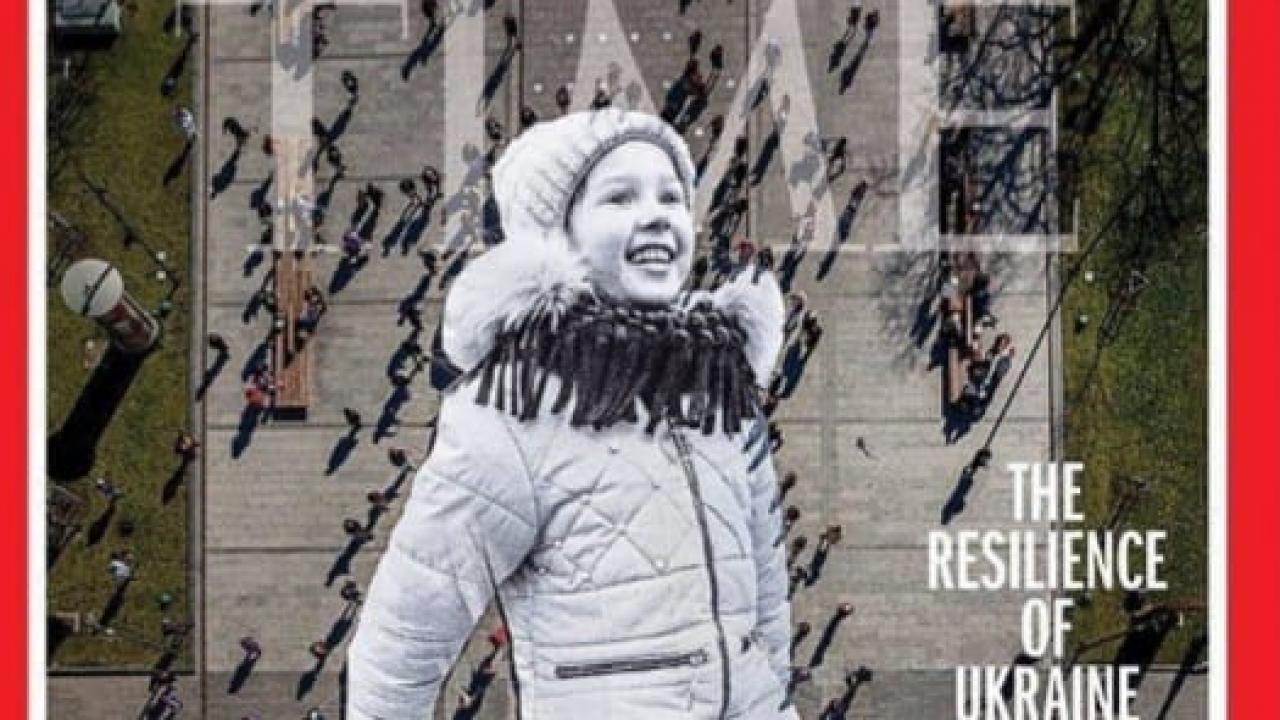 revista time dedica portada a ucrania con la imagen de una nina que huyo a polonia