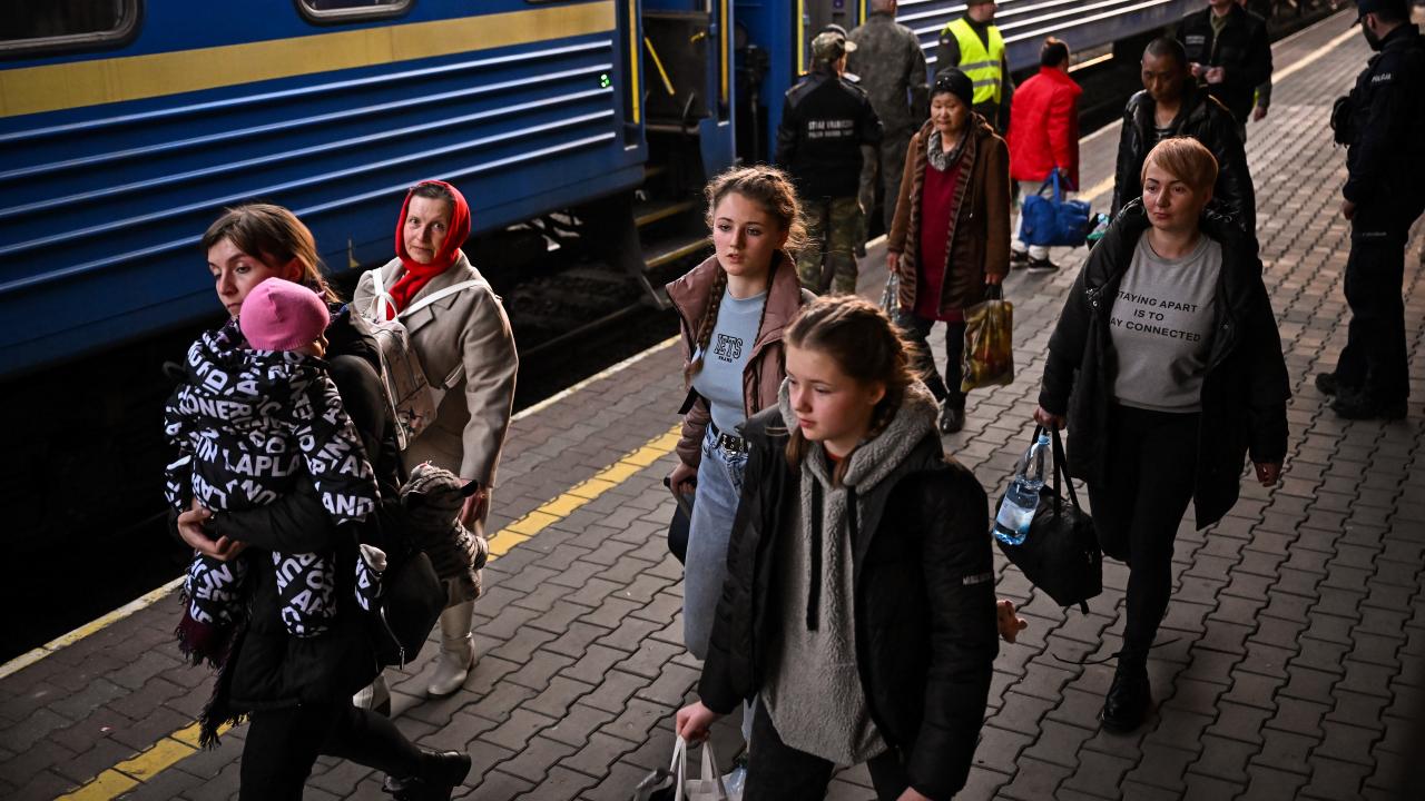 se reduce la afluencia de refugiados ucranianos en polonia