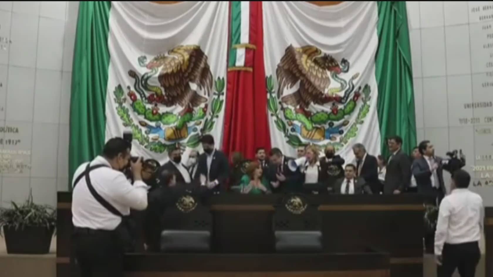 se registra zafarrancho en el congreso de tamaulipas